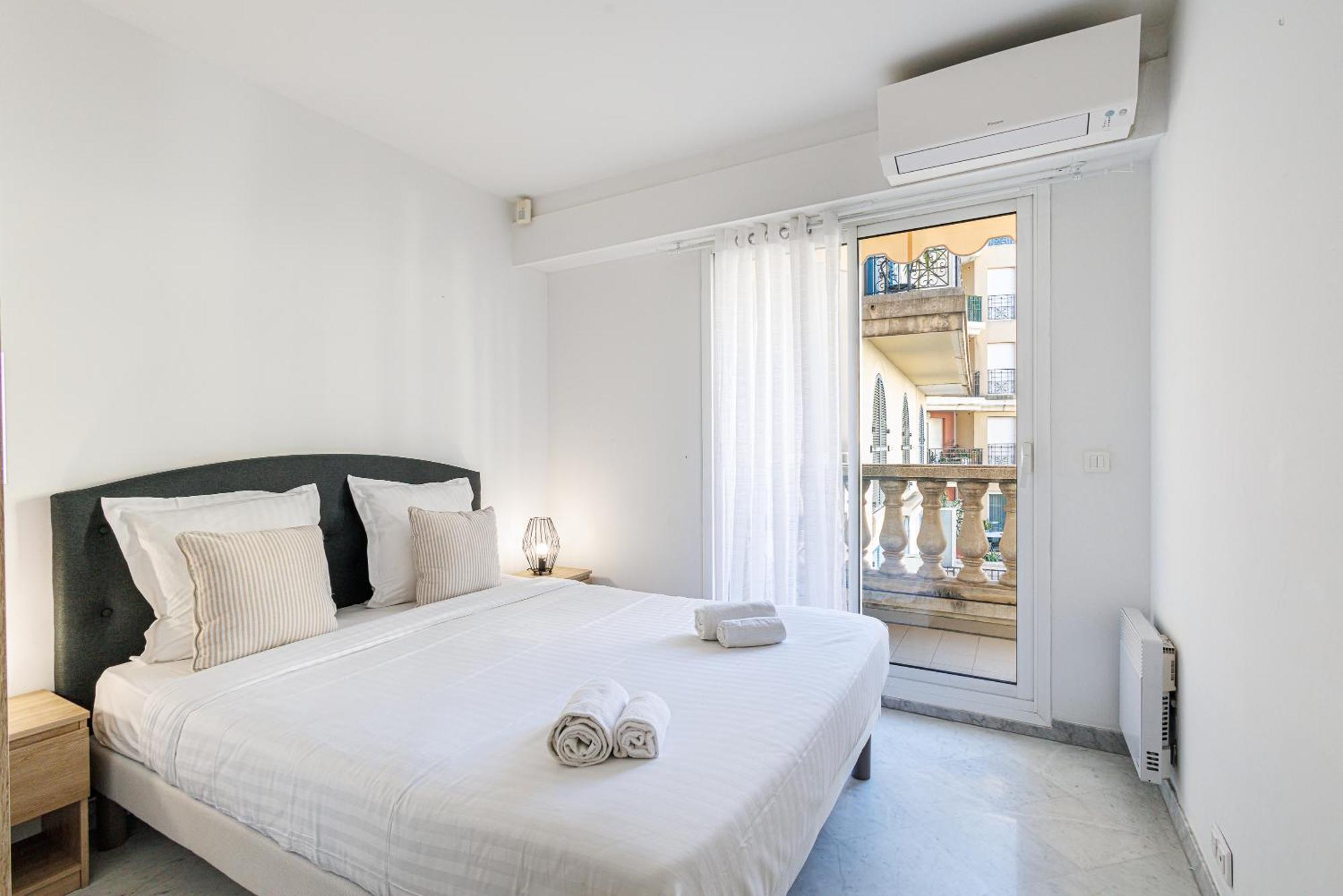 Le Victoria, Elegant T2 Au Bord Des Plages, Piscine, Sauna Menton Exterior photo